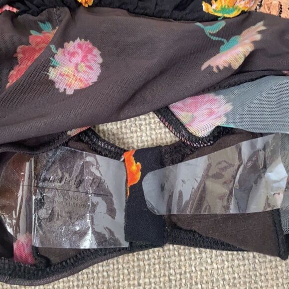 NWT Free People Poppy Floral V-neck Bodysuit Sz M - Picture 16 of 16